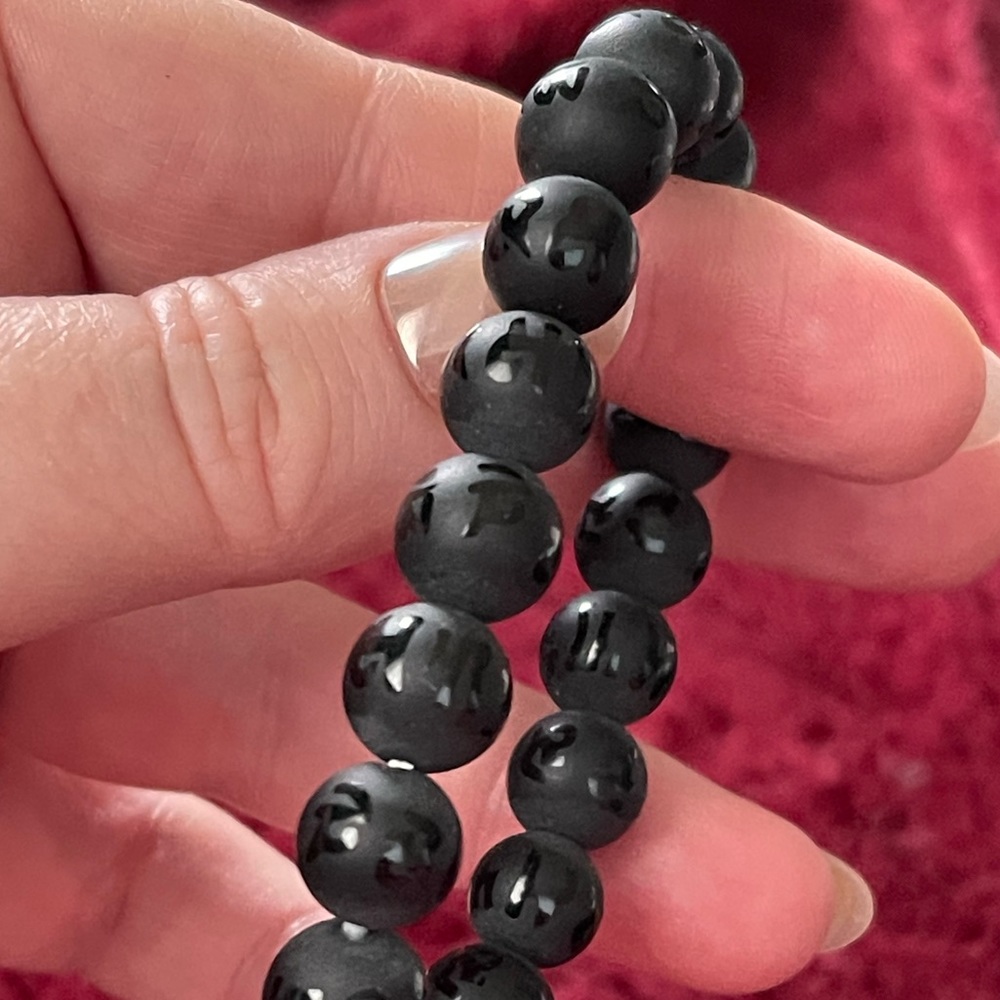 Carved black carnelian bracelet - Picture 1 of 7